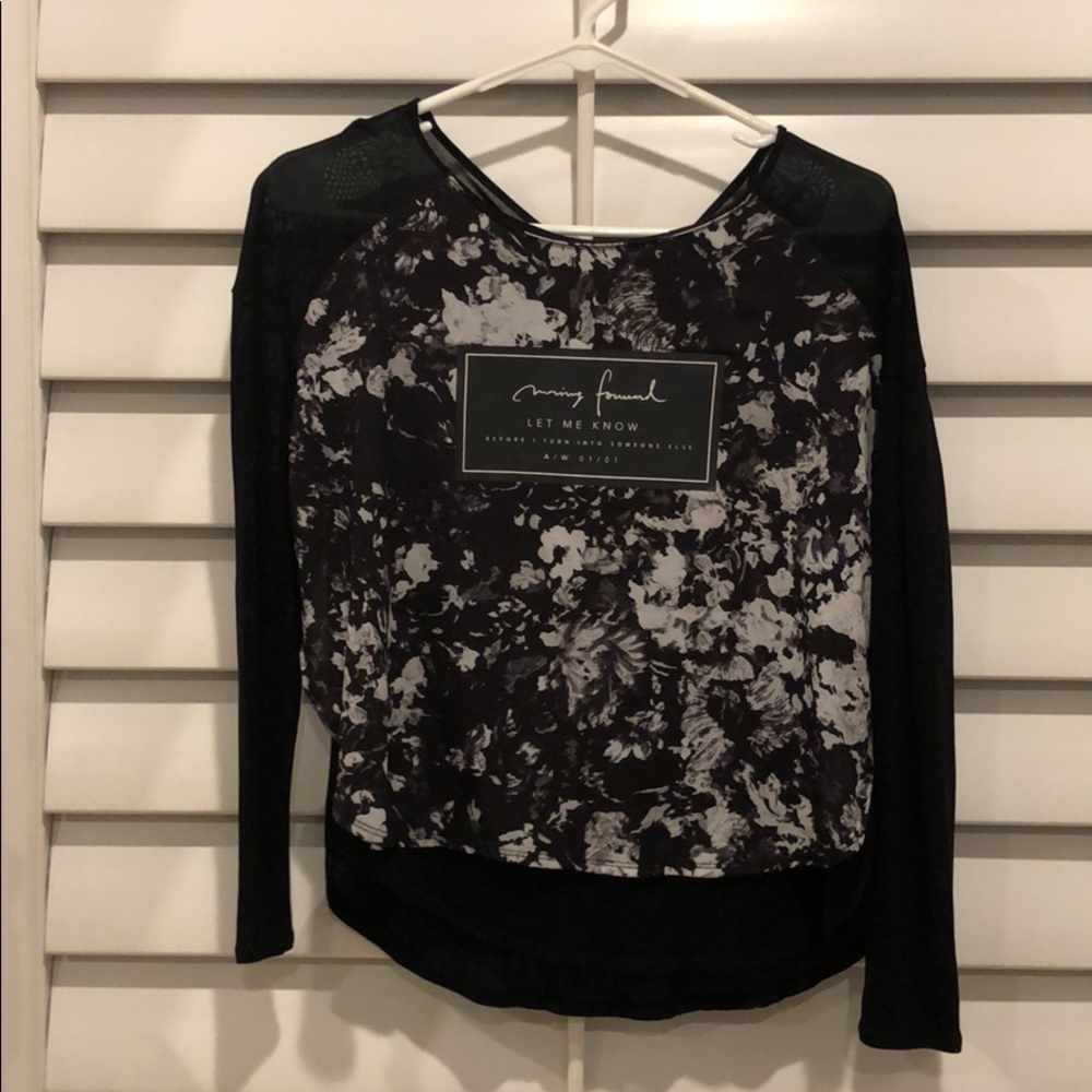 Long sleeve, light weight graphic by Zara